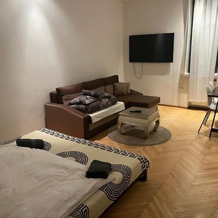 Default 1010 Apartment Wina Bagian luar foto