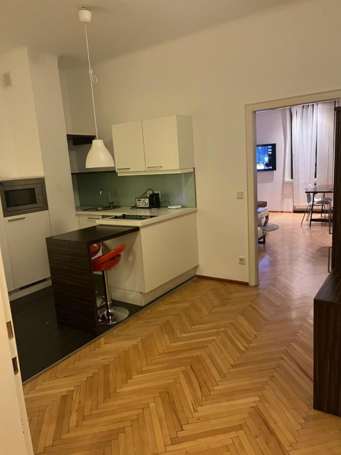 Default 1010 Apartment Wina Bagian luar foto
