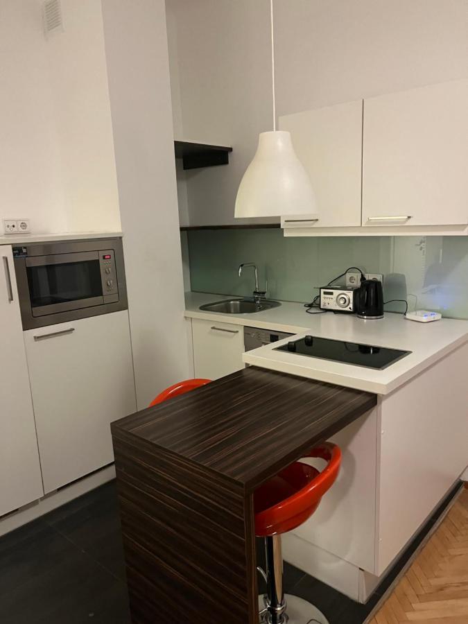 Default 1010 Apartment Wina Bagian luar foto